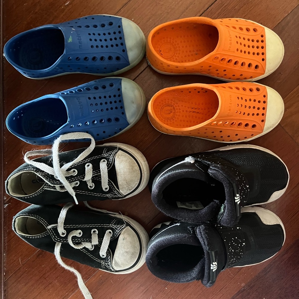 Toddler boy shoe lot size 8 Nike Native Converse